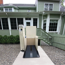 Load image into Gallery viewer, Harmar Highlander II Vertical Platform Lift
